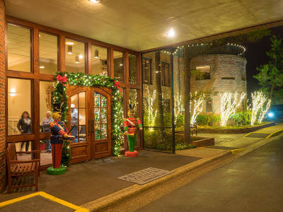 senske-holiday-decor-business