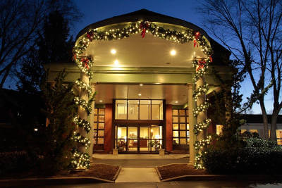 senske-holiday-decor-entryway