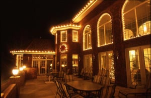 senske-holiday-lighting-curved-windows